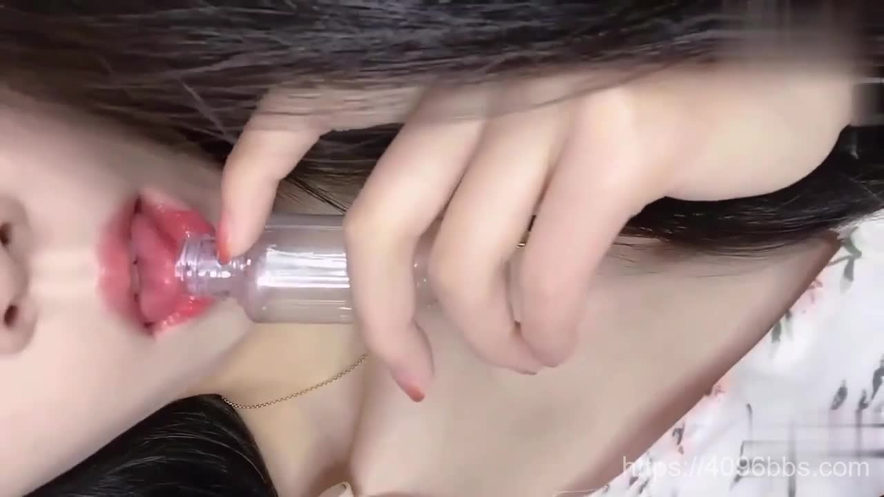 【好片分享】网传空姐发不雅照被开除视频流出